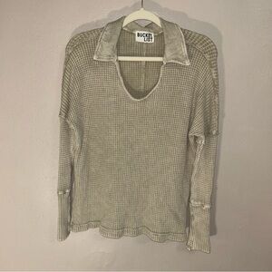BUCKETLIST Textured sage oatmeal green tone Knit waffle knit  v neck Sweater